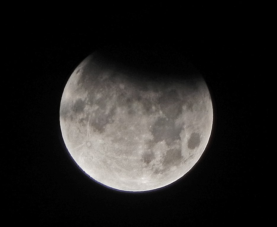 Come osservare l’eclissi parziale di Luna del 28 ottobre